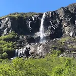 Melkevoll Bretun Briksdalsbre