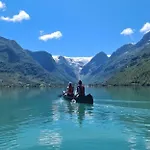 Melkevoll Bretun * Briksdalsbre