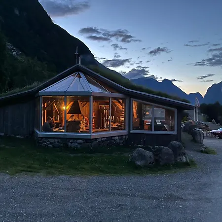 Melkevoll Bretun Сasa de vacaciones Briksdalsbre