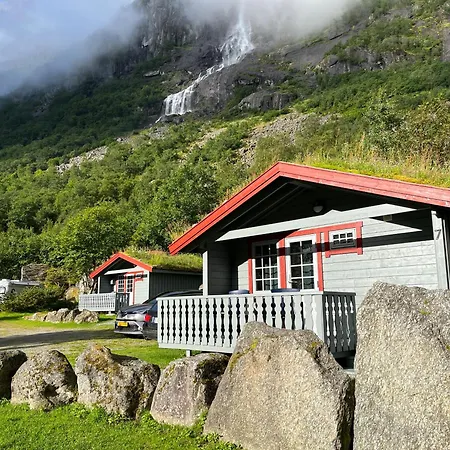 Melkevoll Bretun * Briksdalsbre