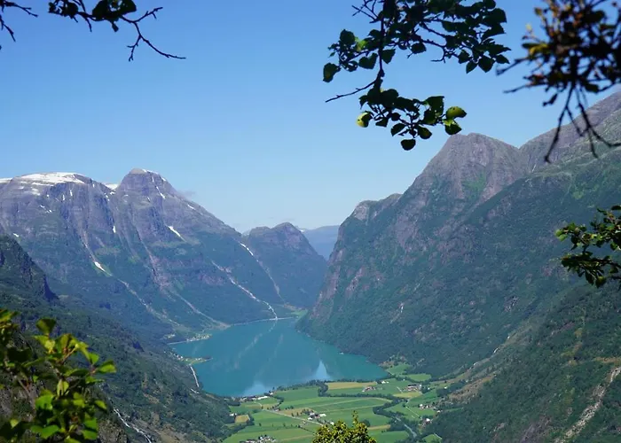 Melkevoll Bretun * Briksdalsbre