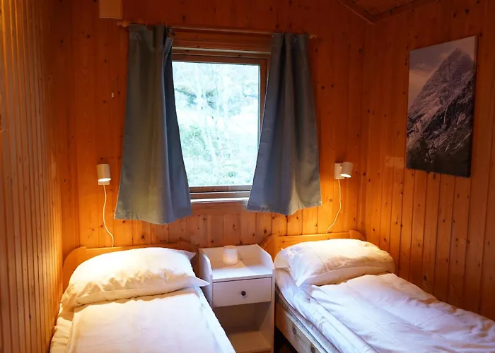 Melkevoll Bretun Briksdalsbre