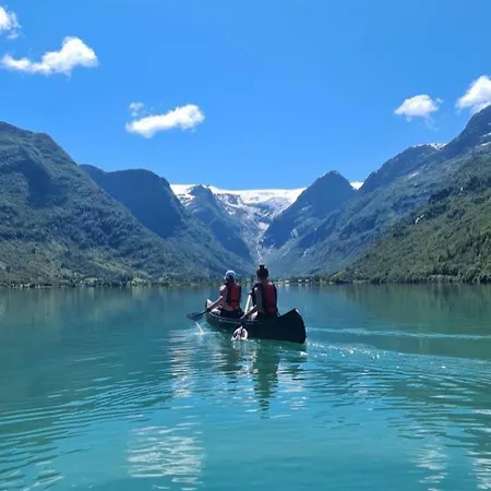 Melkevoll Bretun * Briksdalsbre