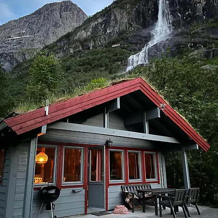 Melkevoll Bretun * Briksdalsbre